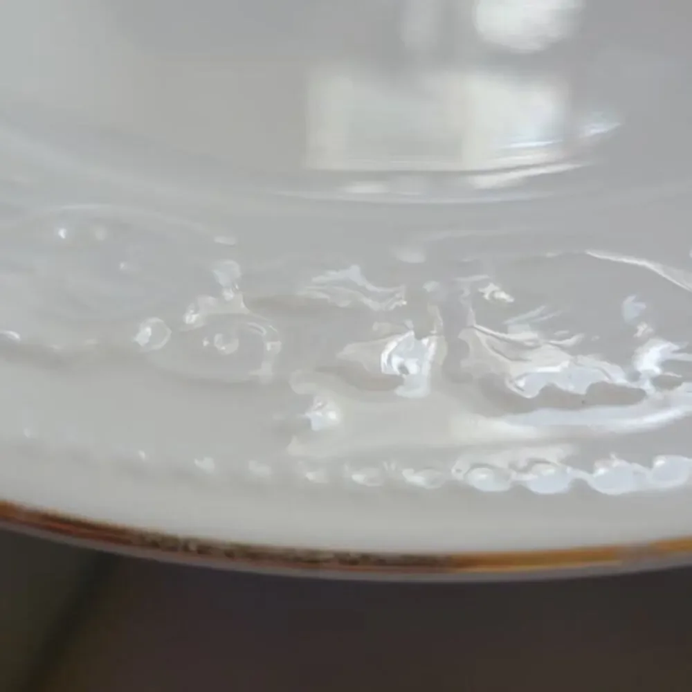 Farberware Calais 4173 Salad Plates White Embossed Designed Gold Trim‎ Set of 4